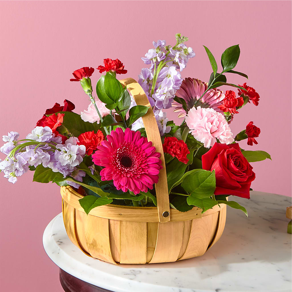 Pink Picnic Basket – County Seat Florist, Mays Landing NJ
